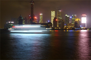 Dancing with the Night： Illustration and Visual Art